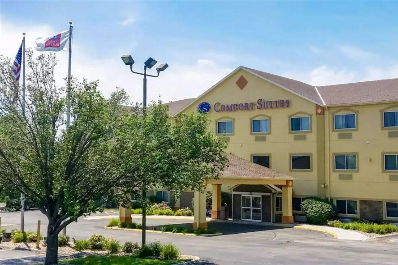 Comfort Suites Omaha Northwest Exterior photo