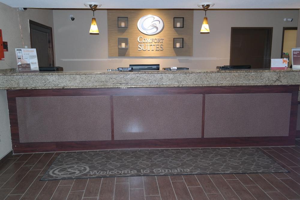 Comfort Suites Omaha Northwest Exterior photo
