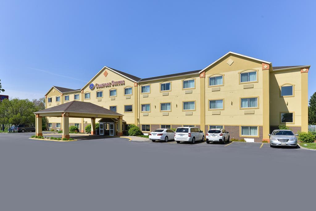 Comfort Suites Omaha Northwest Exterior photo