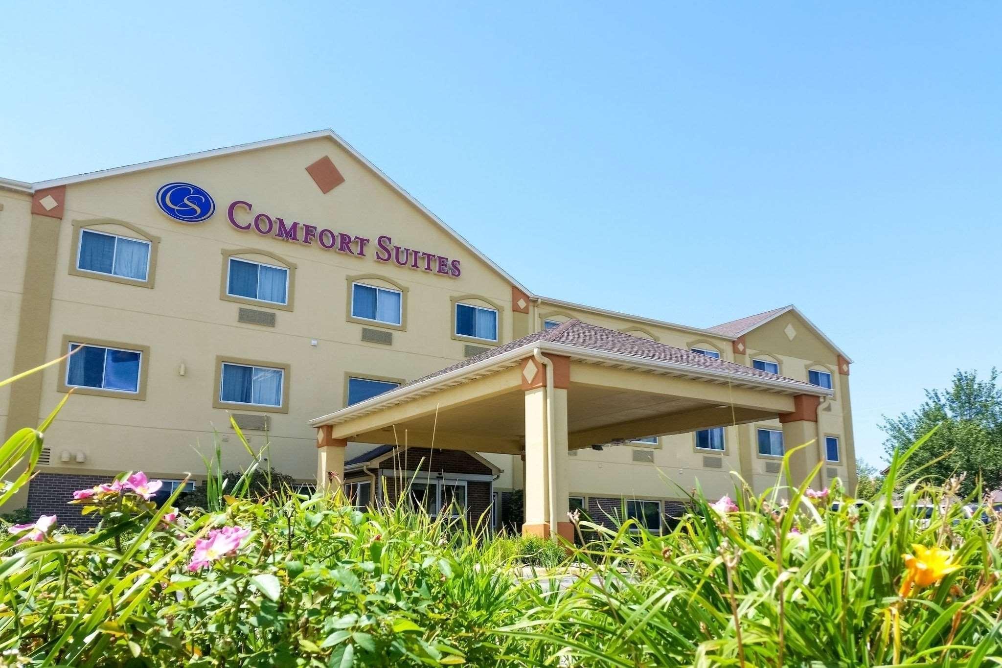 Comfort Suites Omaha Northwest Exterior photo