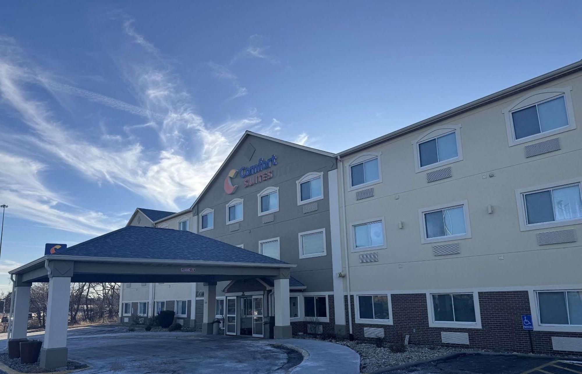 Comfort Suites Omaha Northwest Exterior photo