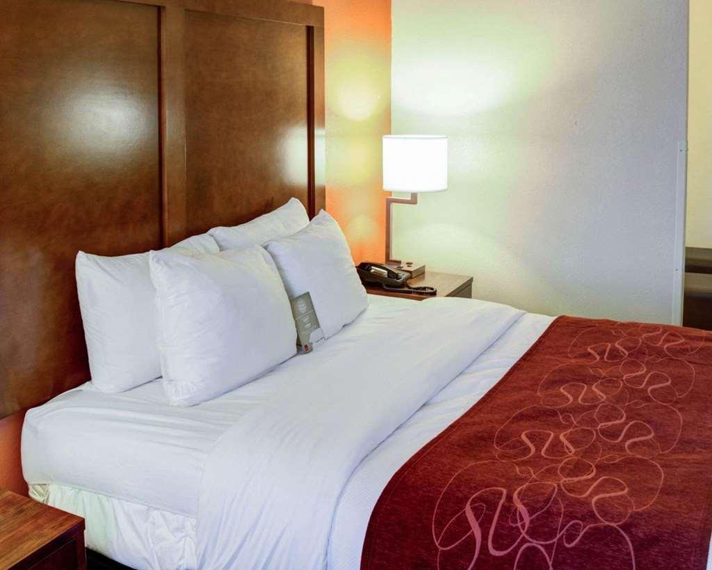 Comfort Suites Omaha Northwest Room photo